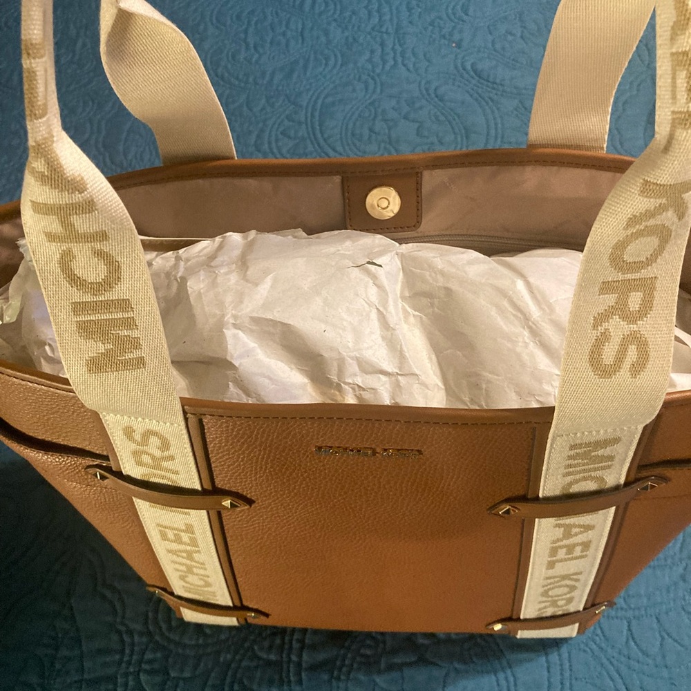MKORS LARGE OPEN TOTE BNWT!!!